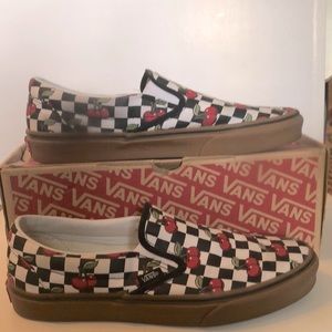 Vans Classic Slip On (Cherry Checker) Black/Gum